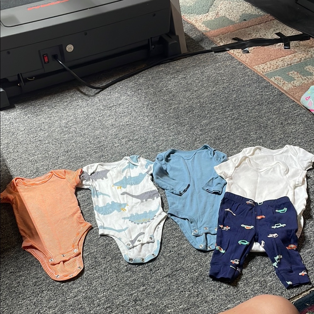 Carter's outfit set